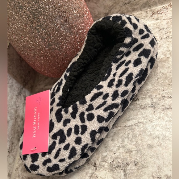 Issac Mizrahi Large Slippers - Picture 2 of 6